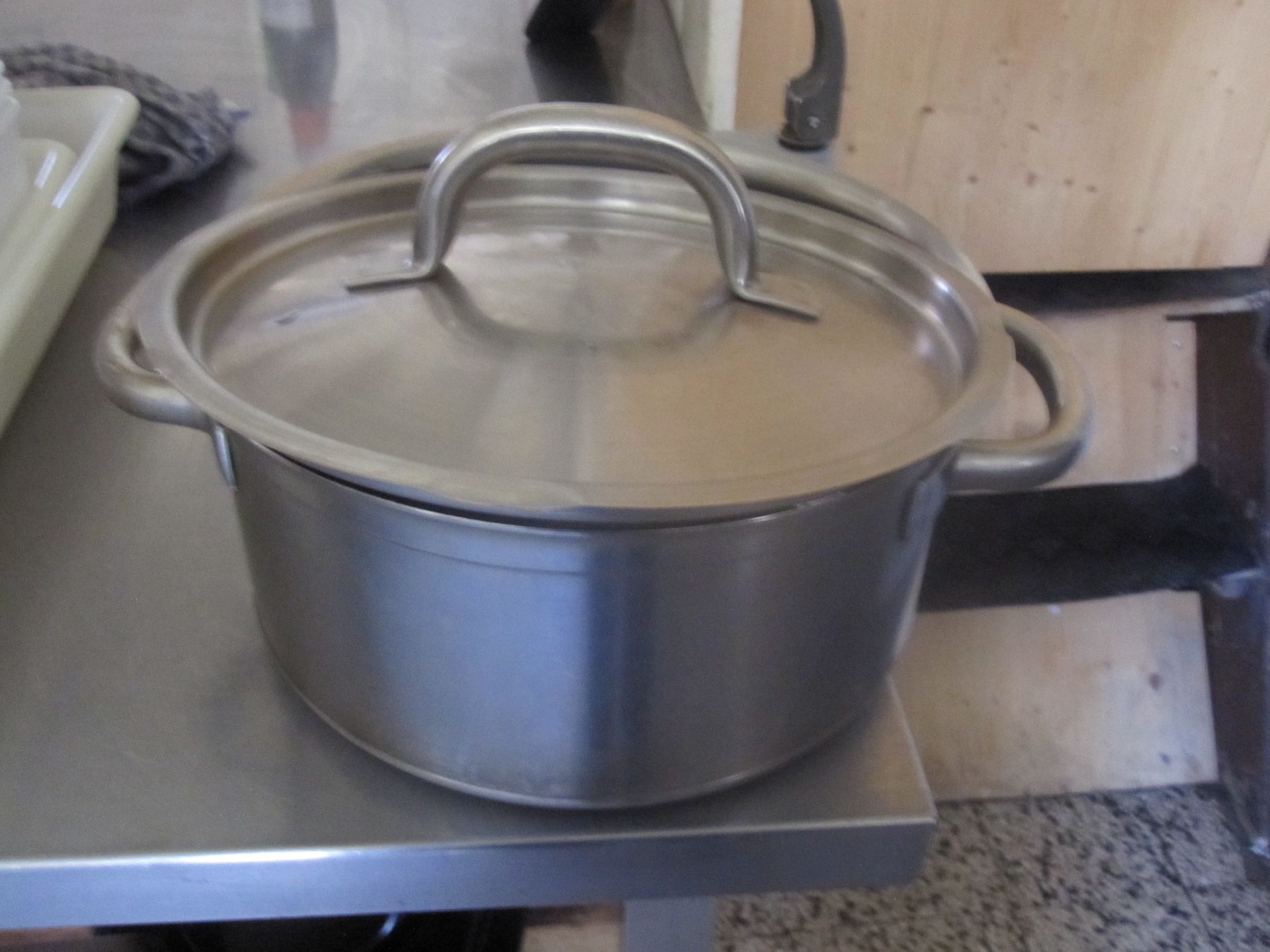 Cucine complete: Marmite avec couvercle. inox 5L – Usato da Ravoire venduto da feylet 1