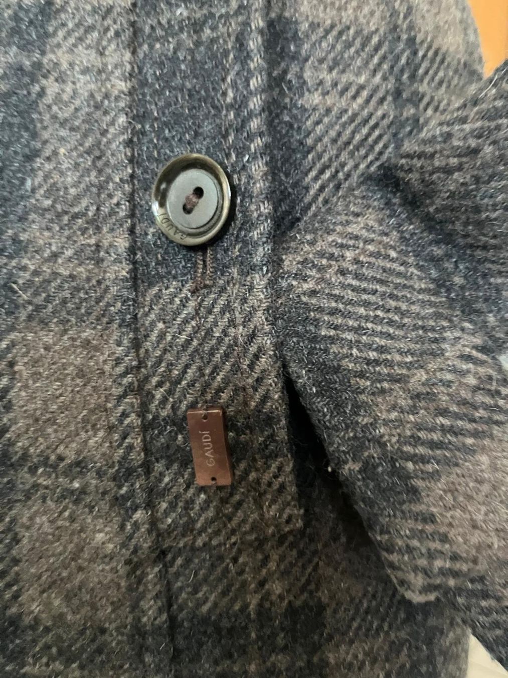 Cappotti: Gaudì Wool Blend Jacket – Usato da Monte Carasso venduto da arn_dime 4