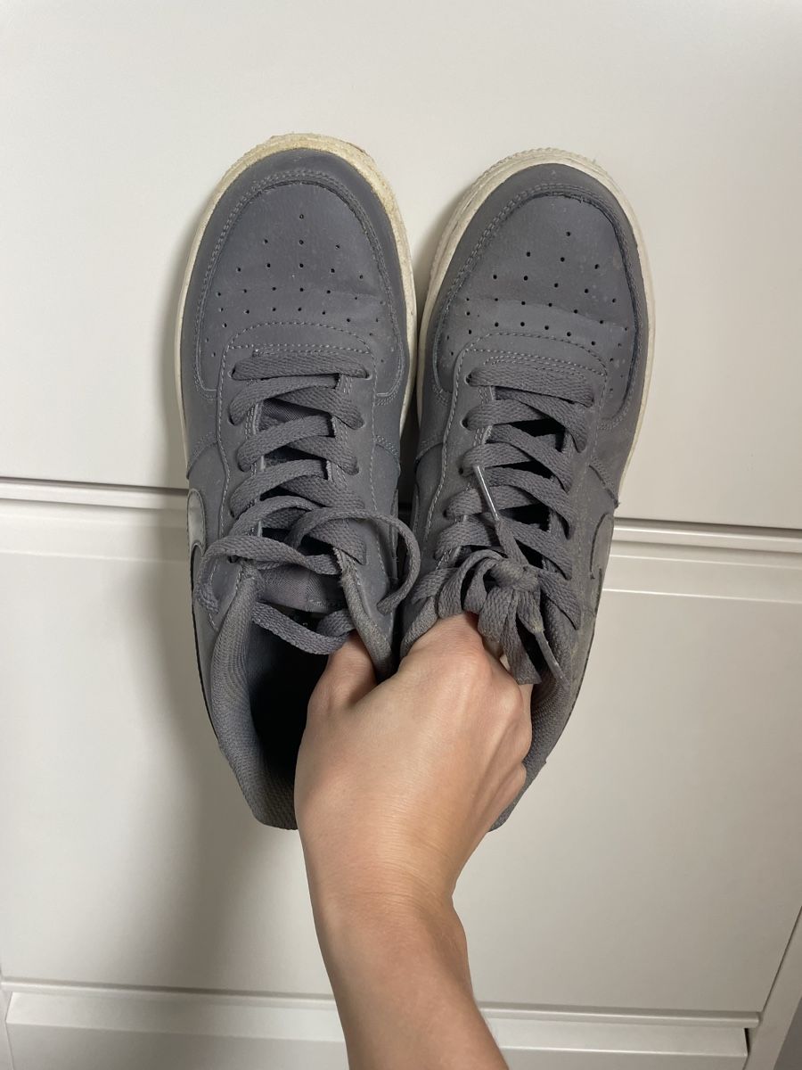 Nike Scarpe da donna: Nike Air Force 1, Graue Wildleder Sneaker, Grösse 40 – Nuovo (secondo la descrizione) da Riehen venduto da debbiadina 1