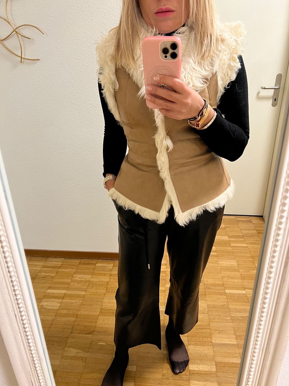 Hugo Boss Gilets & Westen: BOSS LAMMFELL GILET – Gebraucht aus Steinhausen von Mimirose114 1