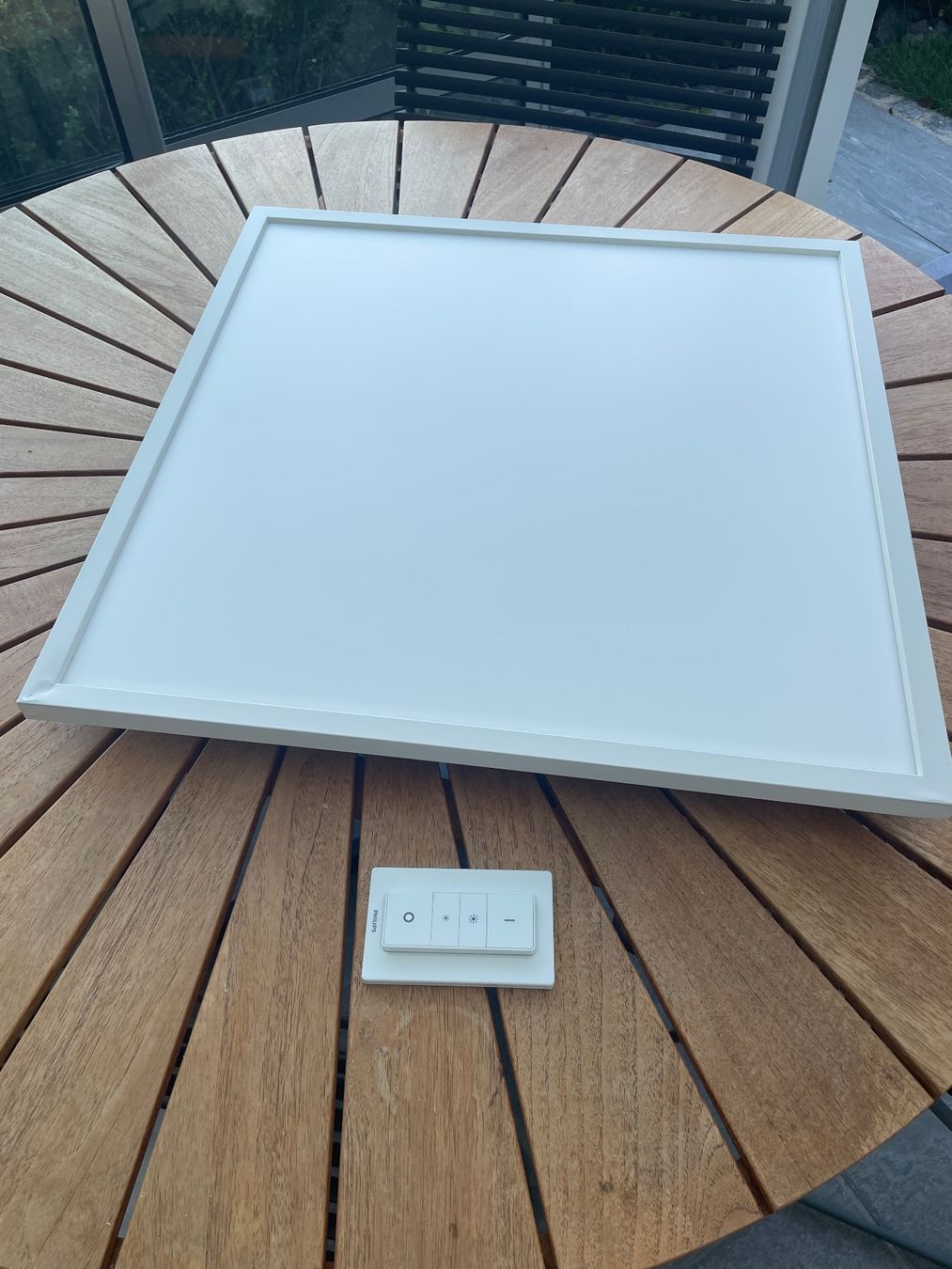 Philips Lustres & lampes de plafonds: Philips Hue Aurelle 60x60 super Leuchte – D'occasion à Adliswil par mg565758 1