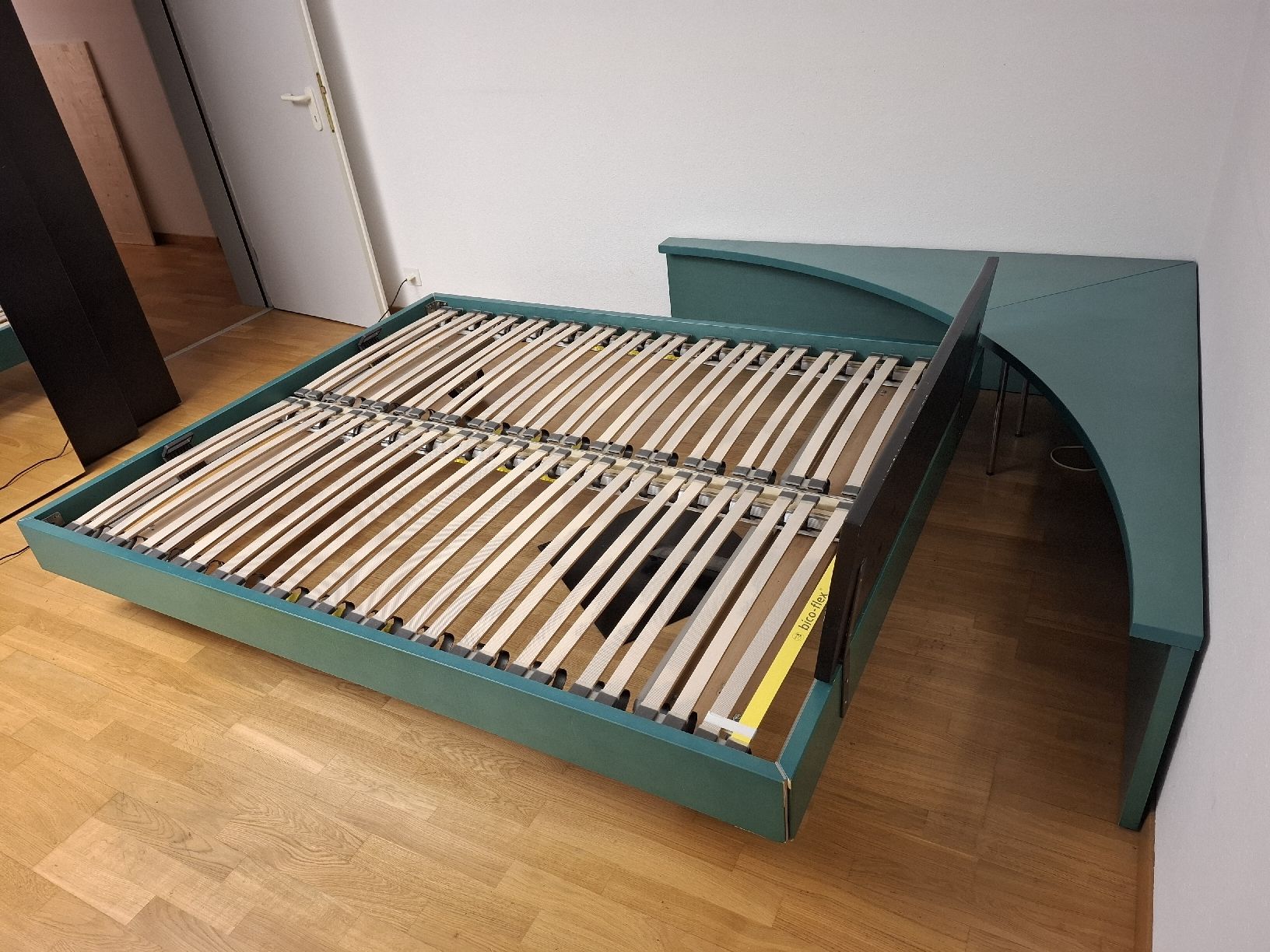 Betten: Drehbares Doppelbett Bico-Flex mit Lattenrost – Gebraucht aus Horw von Supervannie 3