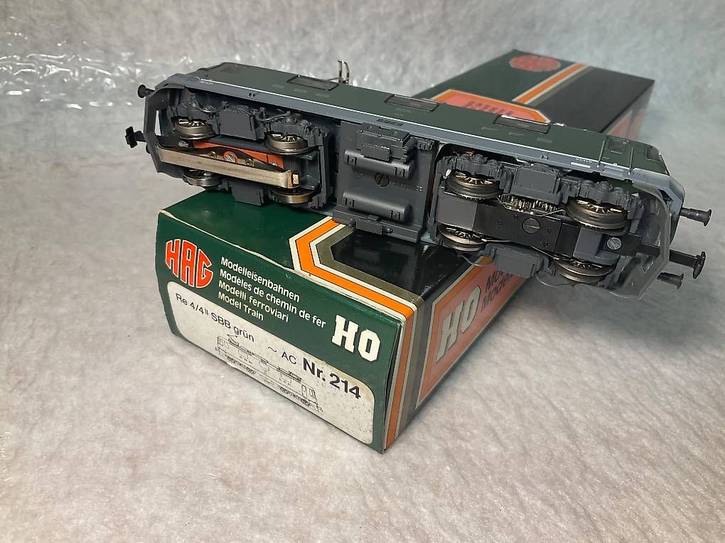 Hag Modelleisenbahnen: Re 4/4 II Nr. 214 – Neu (gemäss Beschreibung) aus Wald ZH von Sbbemilio 4
