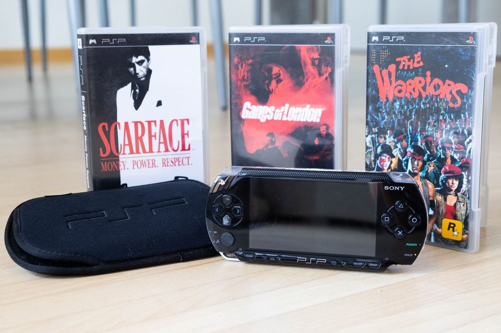 Sony PSP-1004 Portable Inkl. 1 Spiel (Gebraucht) In Zumikon Für CHF 61 – Mit Lieferung Auf