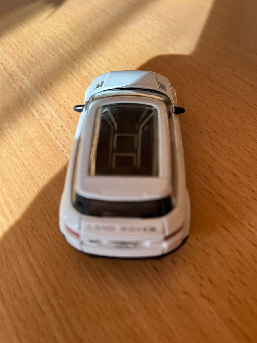 Land Rover Modellini d'auto: Land Rover Evoque Miniatur, weiss – Usato da Wiggen venduto da Antoniotto 1