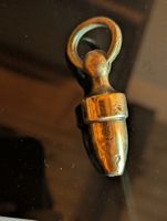 Pendentif ancien en forme d'obus🫦, bronze, 84 grammes.