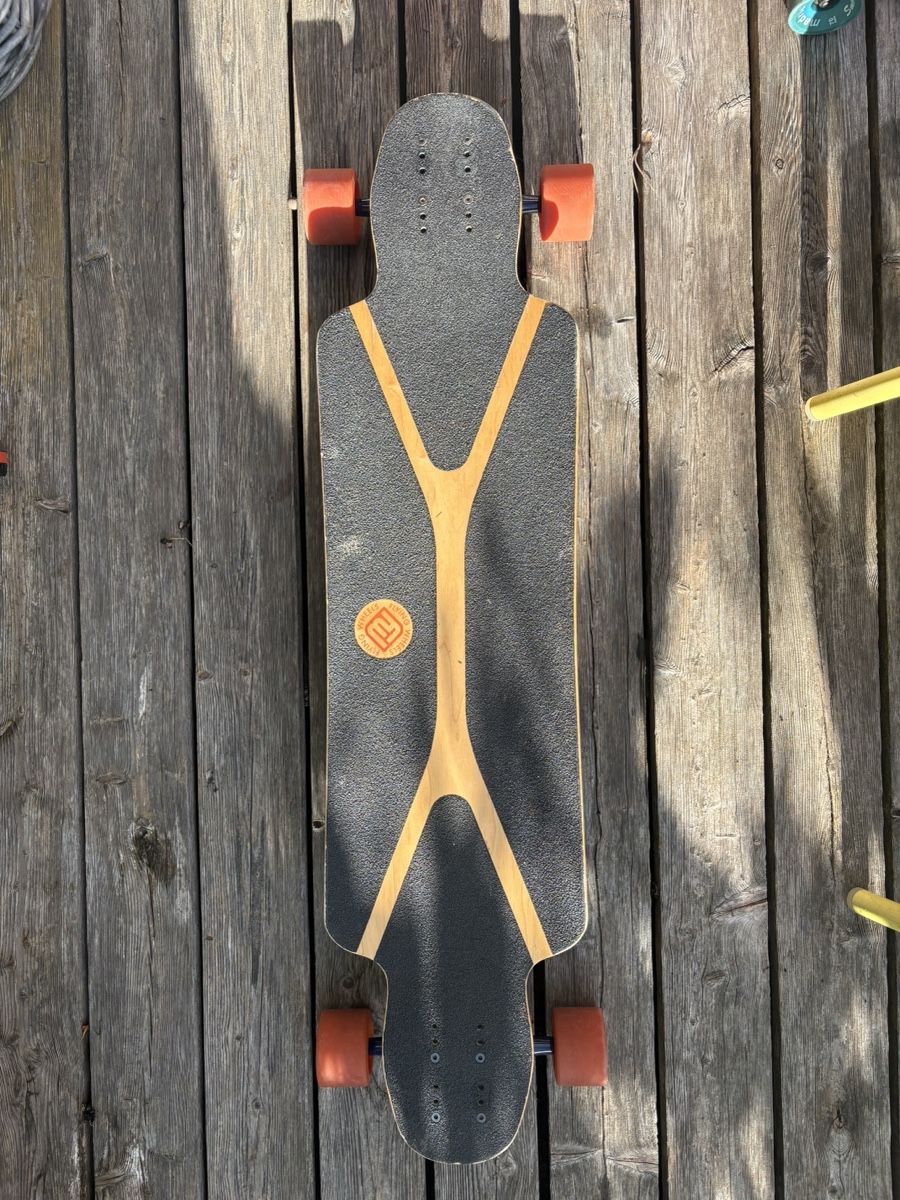 Skateboards: Gebrauchtes Longboard – D'occasion à Hinterkappelen par ti3_8m5m