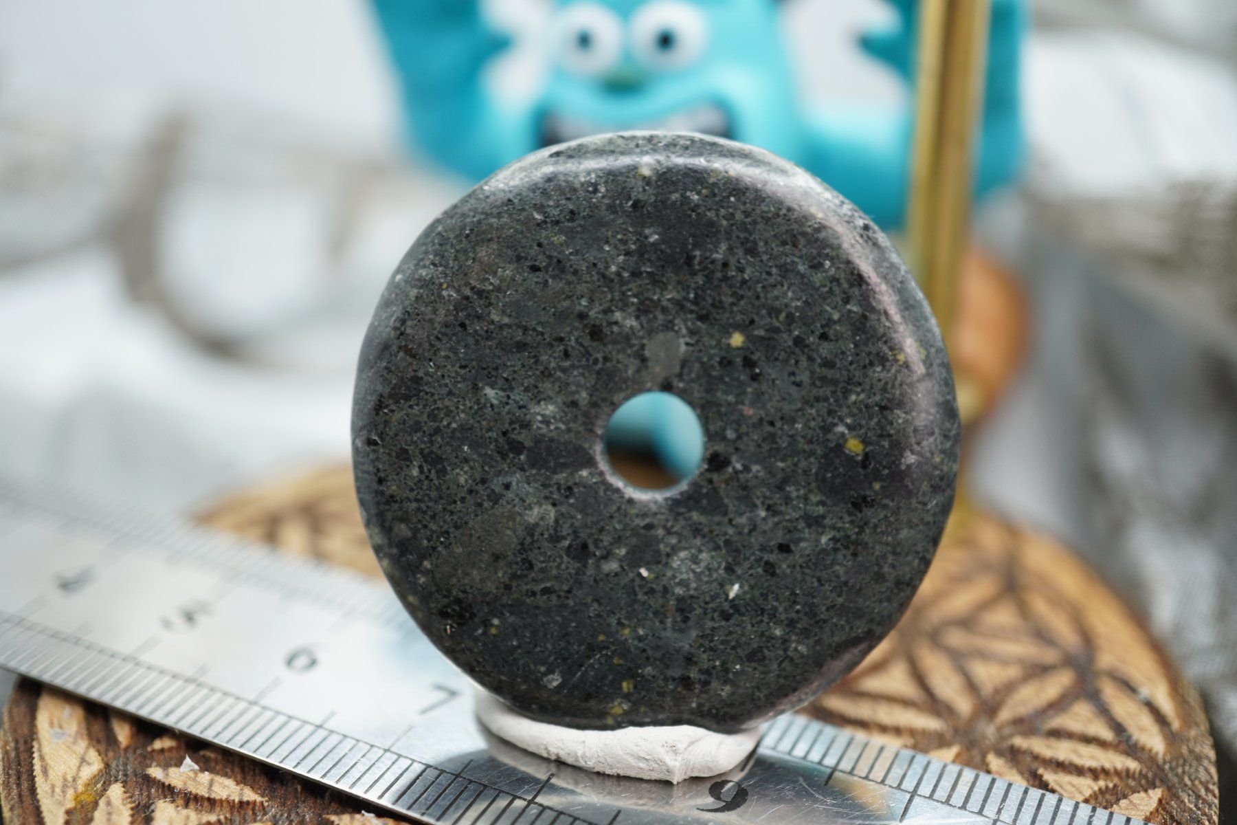 Minerali & Pietre curative: Kimberlit  Pi Scheibe  ca 40mm   ab  1.-     Räumung – Nuovo e nell'imballaggio originale da Eschenbach SG venduto da topstone 2