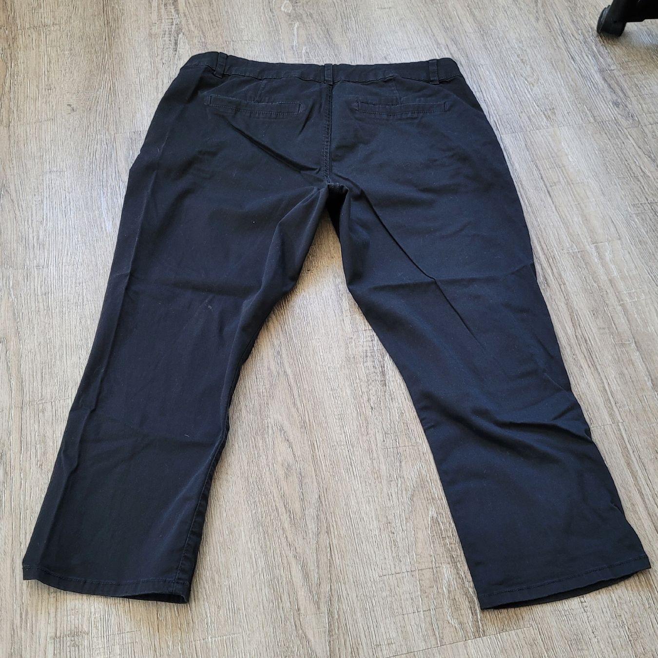 Pantaloni: schwarze Shorts 42 – Usato da Niederbuchsiten venduto da klengyel 4