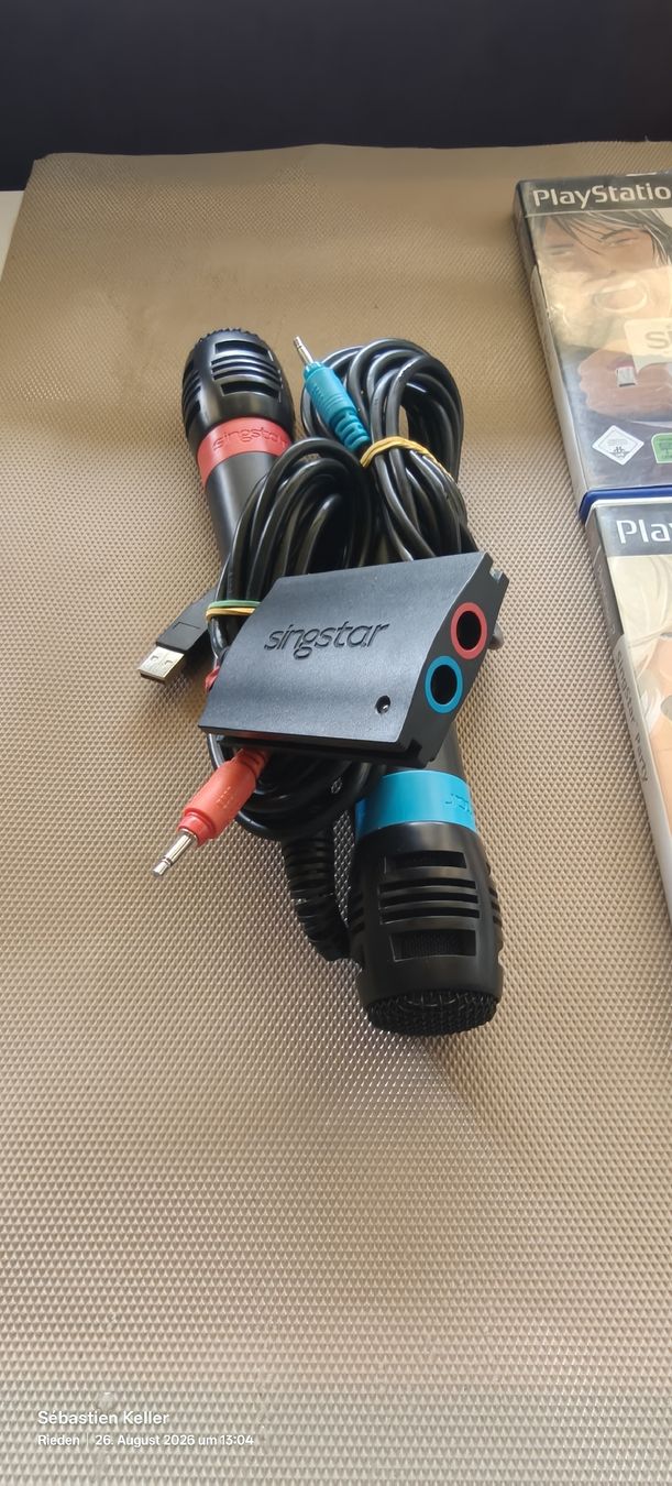 Sony Spiele: PS2 SingStar-Set mit 2 Mikrofonen, USB-Adapter & 2 Spielen – Gebraucht aus Rieden AG von Keller54 2