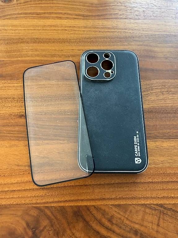Apple Cover & Protezioni schermo: iPhone 14 Pro: Case & Protection Glass – Usato da Oberengstringen venduto da jan_xh6x
