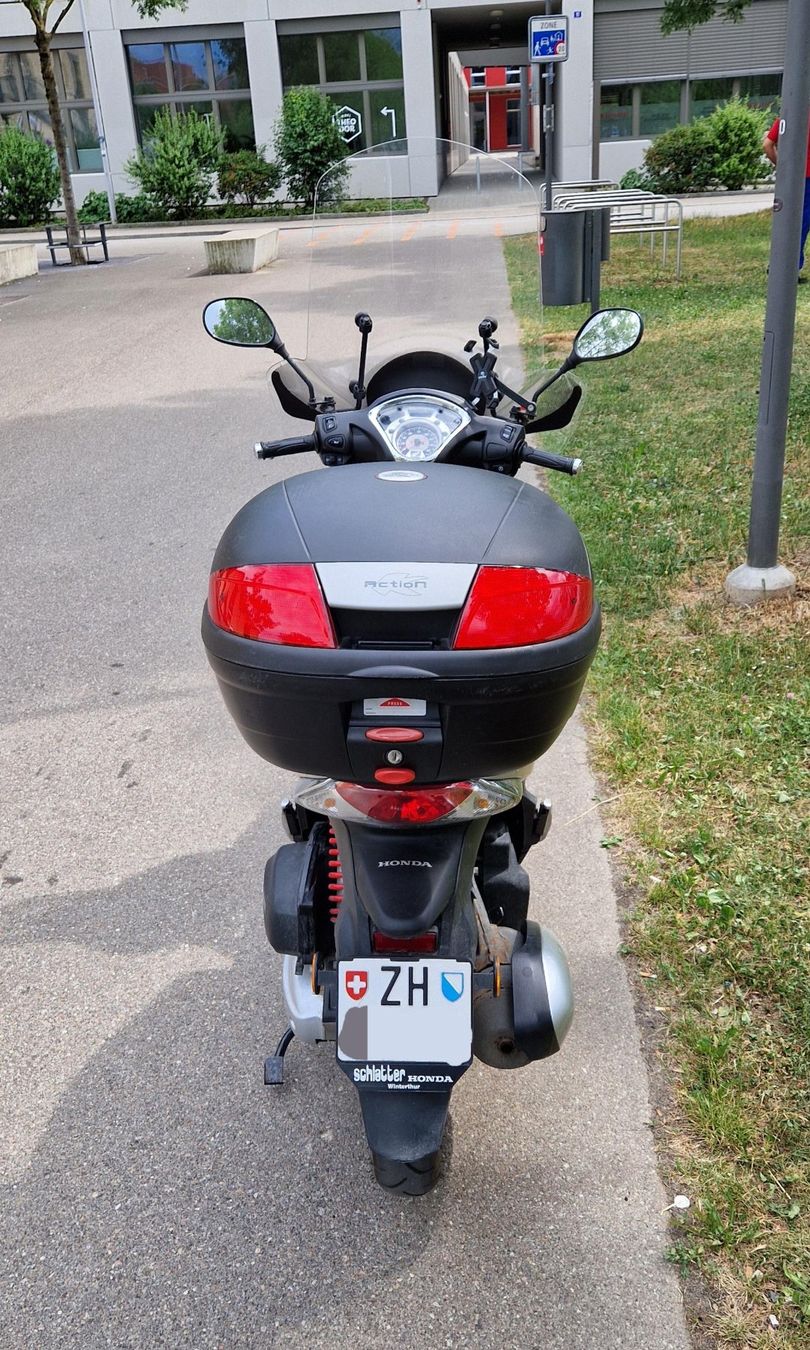 Honda Scooters: Honda SH Mode 125 (ANC125) – gepflegt, MFK 05/2025, Topcase – Gebraucht aus Winterthur von lorenabrunner 2