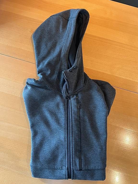 H&M Vestes: Dunkelgraue H&M Trainerjacke, Grösse S – D'occasion à Horn par timosidler 1