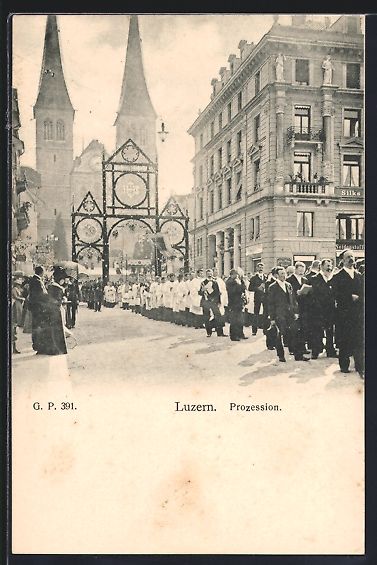 Cartoline postali: AK Luzern, Prozession vor der Hofkirche – Usato da Berlin venduto da bartko-reher