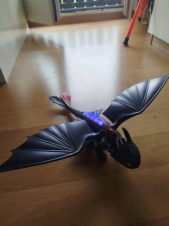 Giocattoli: 2 Drachen zu Verkaufen – Usato da Kriechenwil venduto da 2jossy