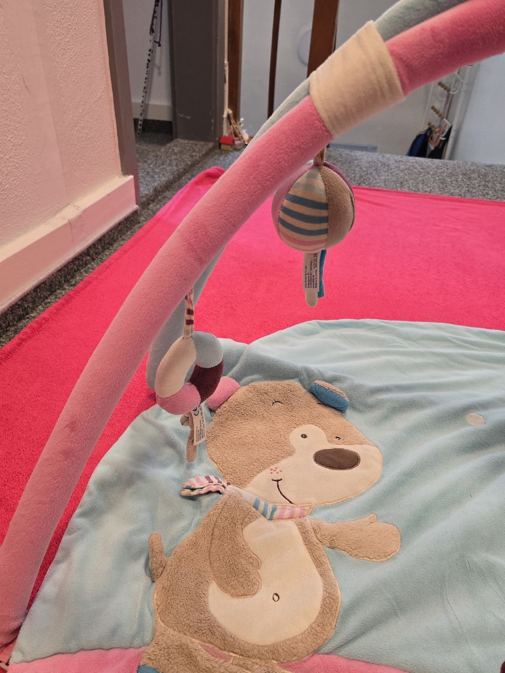 Tappeto da gioco: Babyspielbogen mit Figuren,Geräusche,Glocken  – Usato da Seon venduto da brusselbaer 1