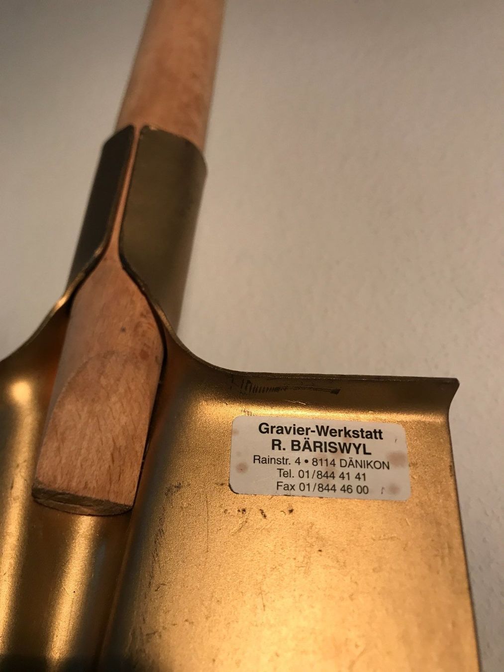 Tutti gli attrezzi: Spaten eingestielt Gold mit Gravur – Usato da Zürich venduto da oso04 3