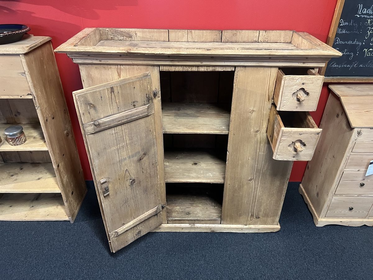 Armadi: Kleiner Vorratsschrank – Usato da Gossau SG venduto da Keller-Antiques 2