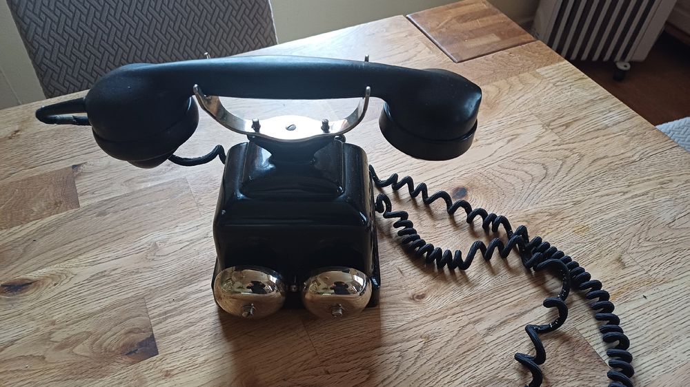 Antikes Telefon 4