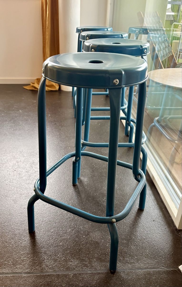 Ikea Sgabelli: 2 Tabourets bleus industriels – Usato da Neuchâtel venduto da Christel76
