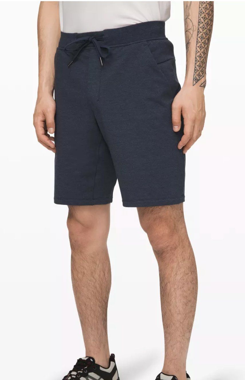 Lululemon Pantaloni: Lululemon City Sweat Shorts Hose – Usato da Wettingen venduto da Hbeluga