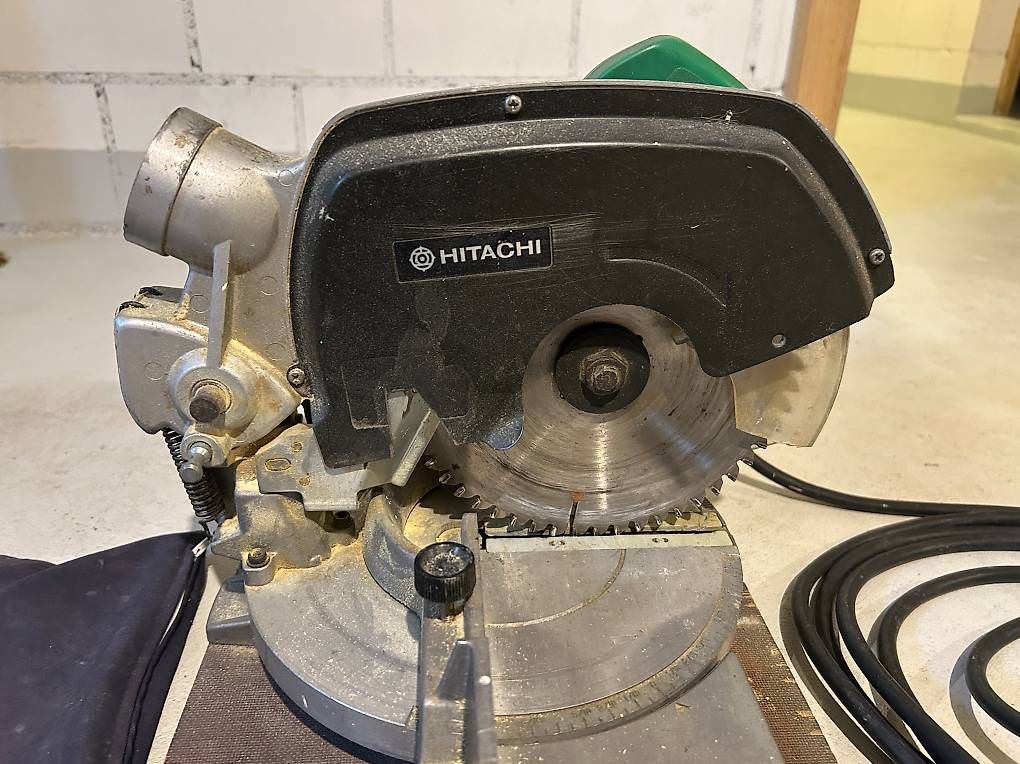 Hitachi Seghe: Hitachi Gehrungssäge C8FA – Usato da Wiggiswil venduto da Cwi0 1