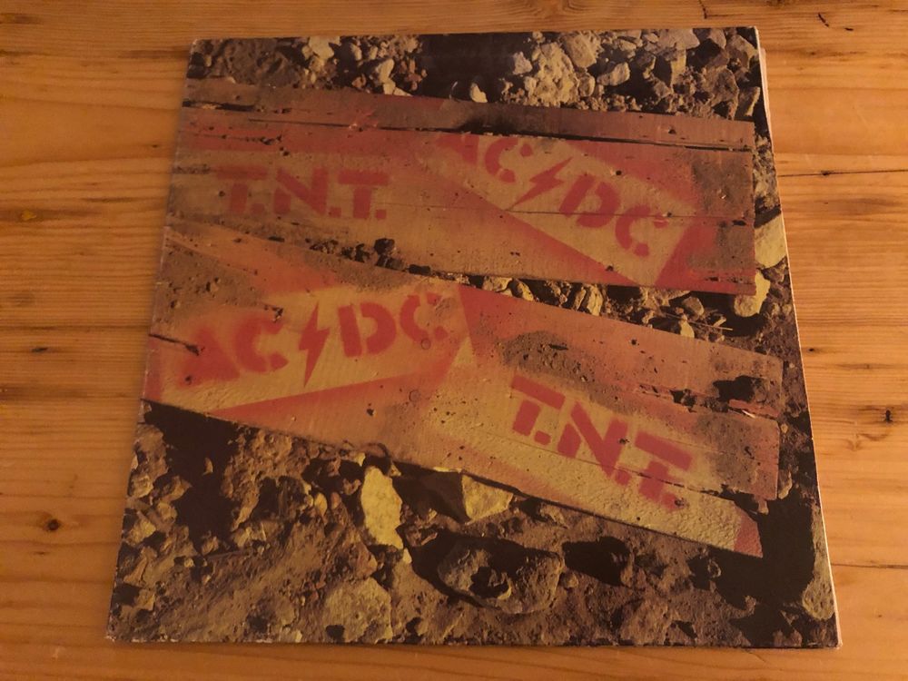 LP AC/DC T.N.T. Australia 1981 (Gebraucht) in Uster für CHF 45 – mit ...