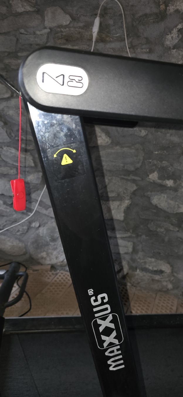 Maxxus Hometrainer: MAXXUS Laufband M8 – Usato da Simplon Dorf venduto da div_blv9 2