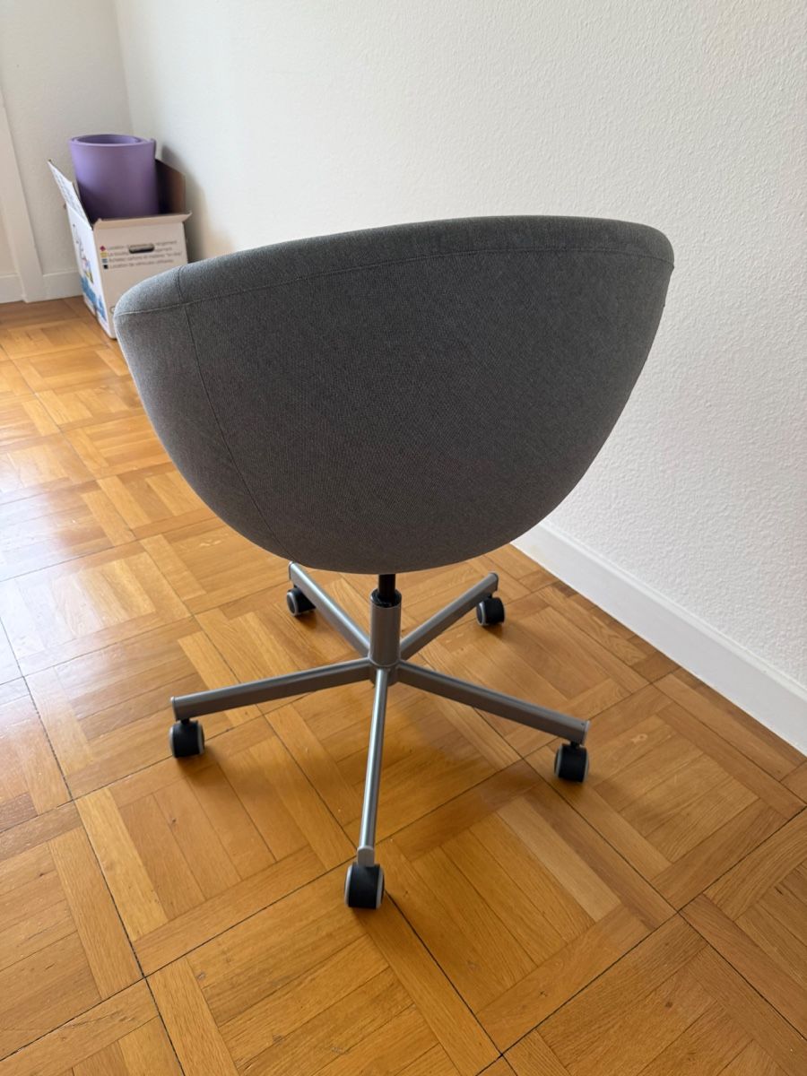 Stühle: Chaise à roulettes  – Gebraucht aus Genève von Pantherapwr 2