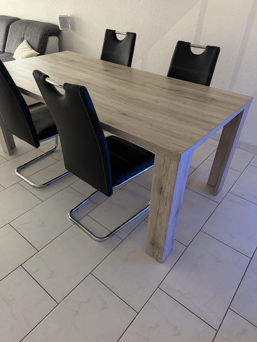 Set tavolo e sedie: Esstisch und Stühle – Usato da Effretikon venduto da mige82 1