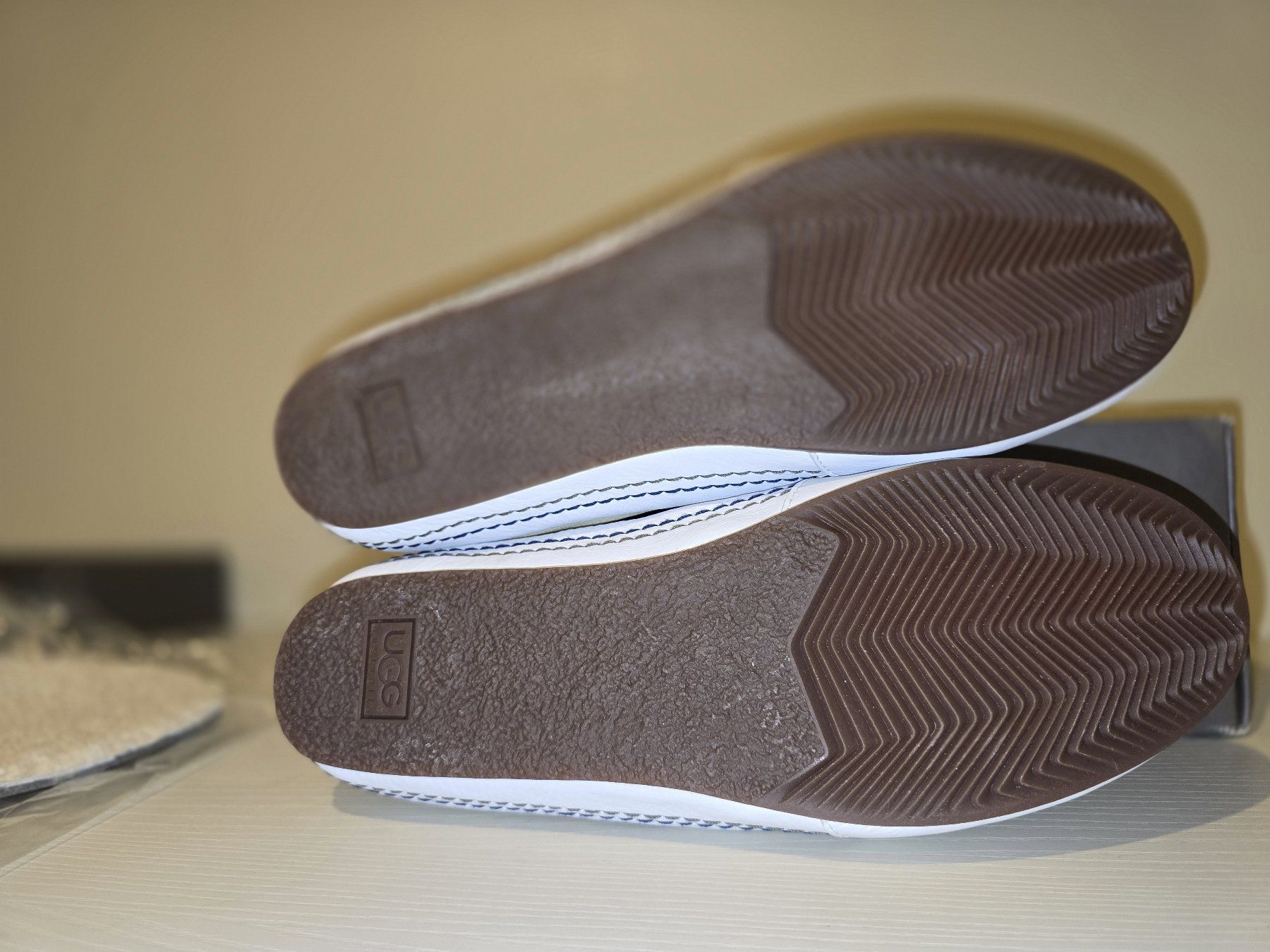 Ugg Scarpe da uomo: UGG M Griffith EU 44.5 - NP 219 Fr – Nuovo e nell'imballaggio originale da Chiasso venduto da Arina888 7