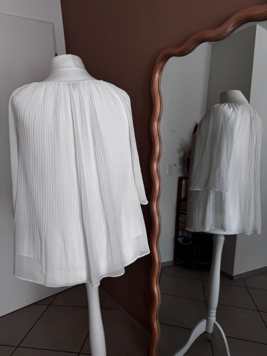 Camicette: Hübsche Bluse im Plisee Eierschalen-weiss Gr XL – Usato da Muttenz venduto da einfach-schoen 3