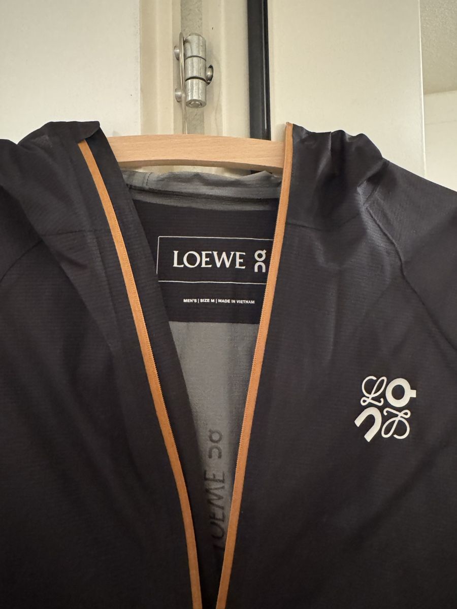 Loewe Giacche: LOEWE x On Ultra Jacket – Nuovo (secondo la descrizione) da Uetikon am See venduto da gre_5mqs 3