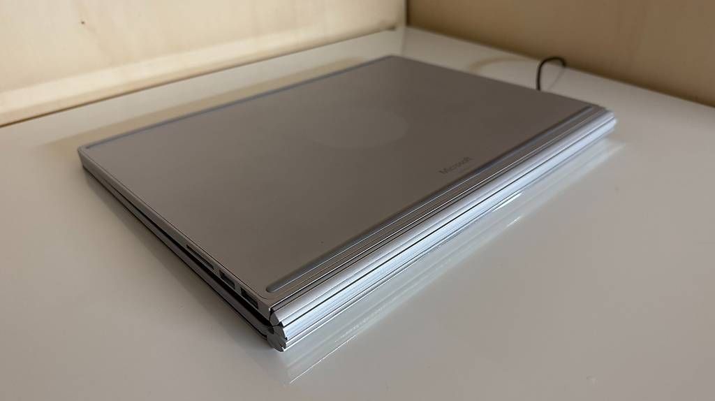 Microsoft Notebook: Microsoft Surface Book 2 | 13.5" i5 | 8 GB | 256 GB SSD – Usato da Montreux venduto da RobertAnthony 3