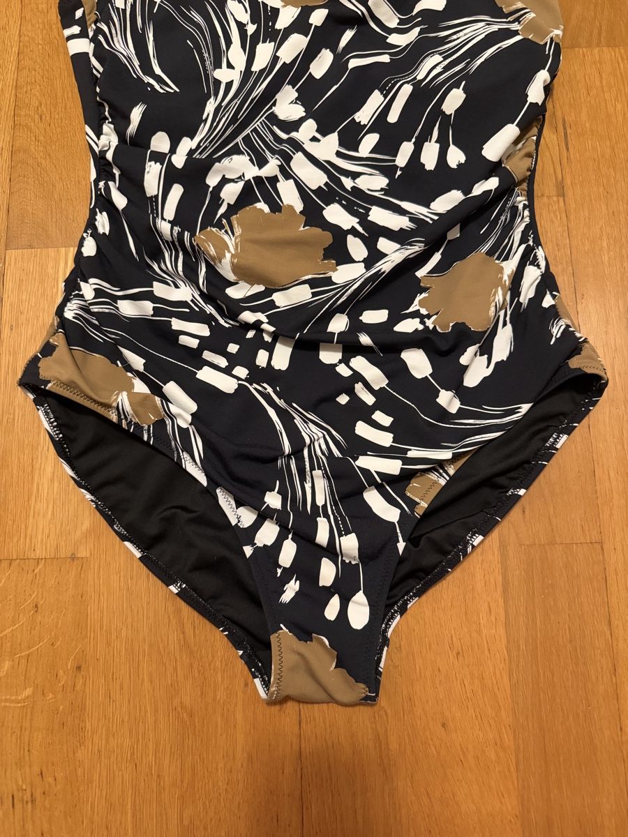 Badekleider & Bikinis: Badeanzug DAVID Grösse 40, Cup C.  – Gebraucht aus Adliswil von StephanieAnnina 3