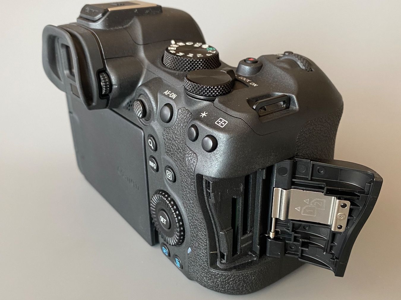 Canon Fotocamera: Canon EOS R6 Mark II – Usato da St-Blaise venduto da tomaro66 8