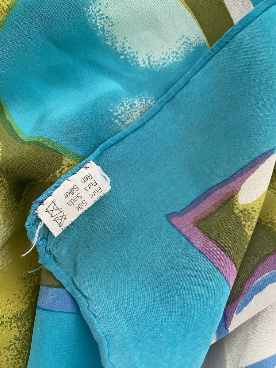 Foulards, Tücher & Schals: Seiden Foulard 🌸 – Gebraucht aus Opfikon von Luis144 6