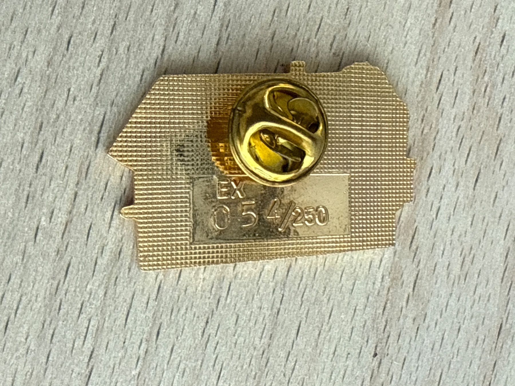 Placchette & Badge: Pin Restaurant Krone Wisen – Usato da Glattbrugg venduto da Schweigmatt 1