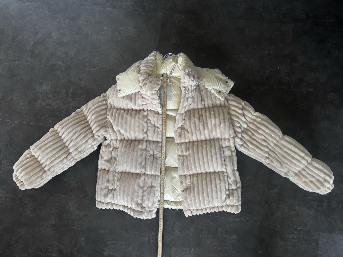 Moncler Giacche: RARE Moncler Down Jacket - Plush Corduroy, Size 1 – Nuovo (secondo la descrizione) da Zürich venduto da forestF4iry 3
