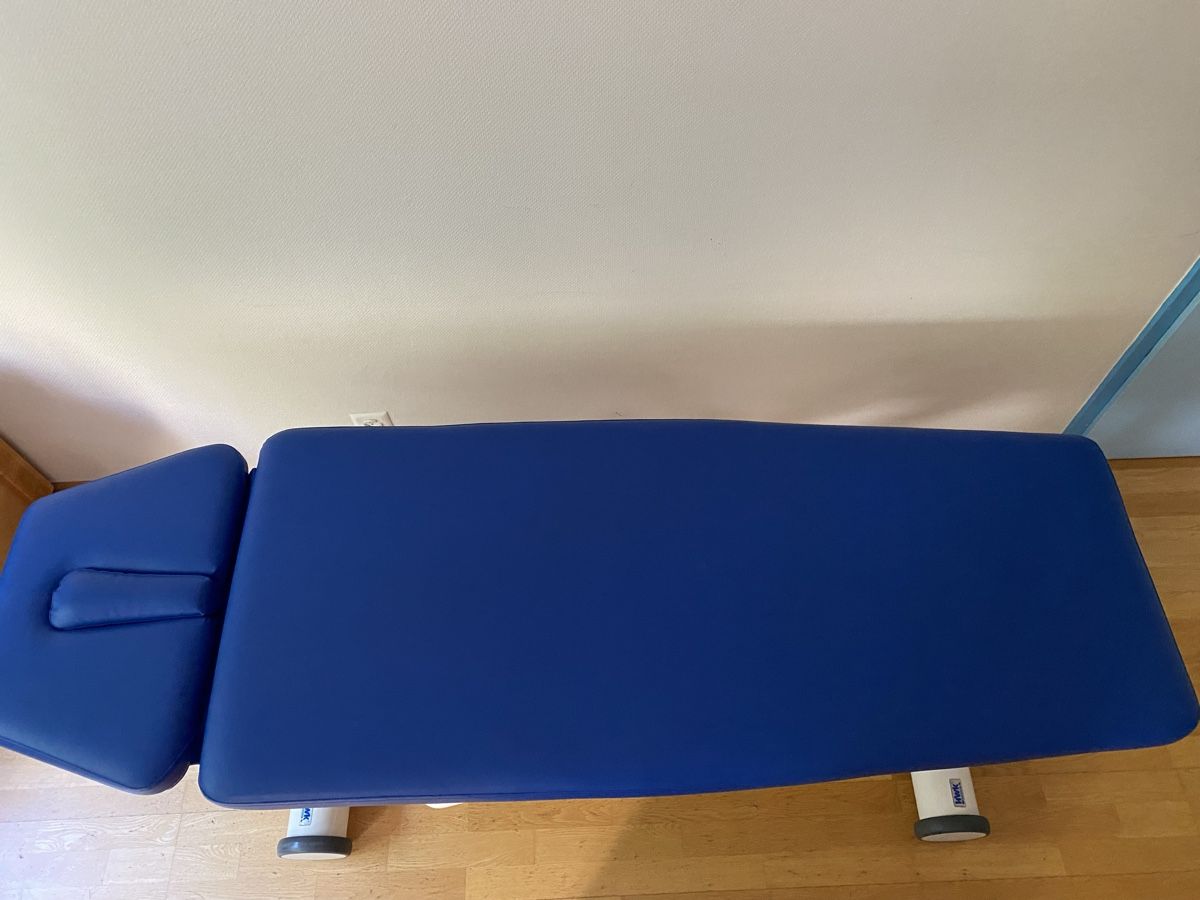 Sedie a sdraio: Behandlungsliege hydraulisch höhenverstellbar – Usato da Basel venduto da Ruvmar 3