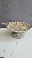 Shabby- chic kleine Schale mit Vogel im Antiklook