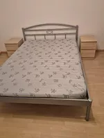 Komplette Möbel (inkl. Fernseher, Matratze, Nachttische)