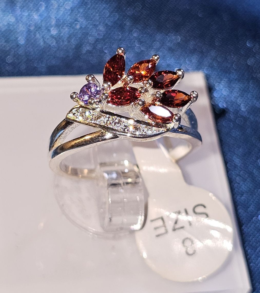 Anelli: Stilvoller Ring mit Granat, 925 versilbert, Gr.8 – Nuovo (secondo la descrizione) da Grenchen venduto da maretop 2