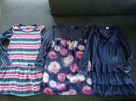 3 vestiti 122/128 - 3 Kleid 