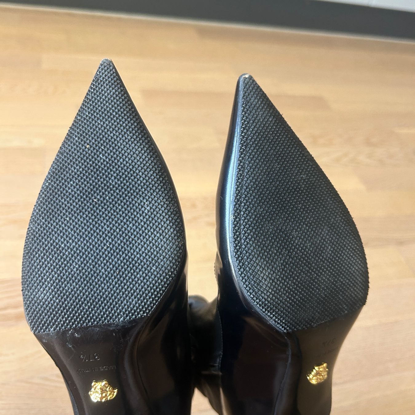 Versace Chaussures femmes: Versace Ankle Boots 37,5 – D'occasion à Schaffhausen par missclichy 7