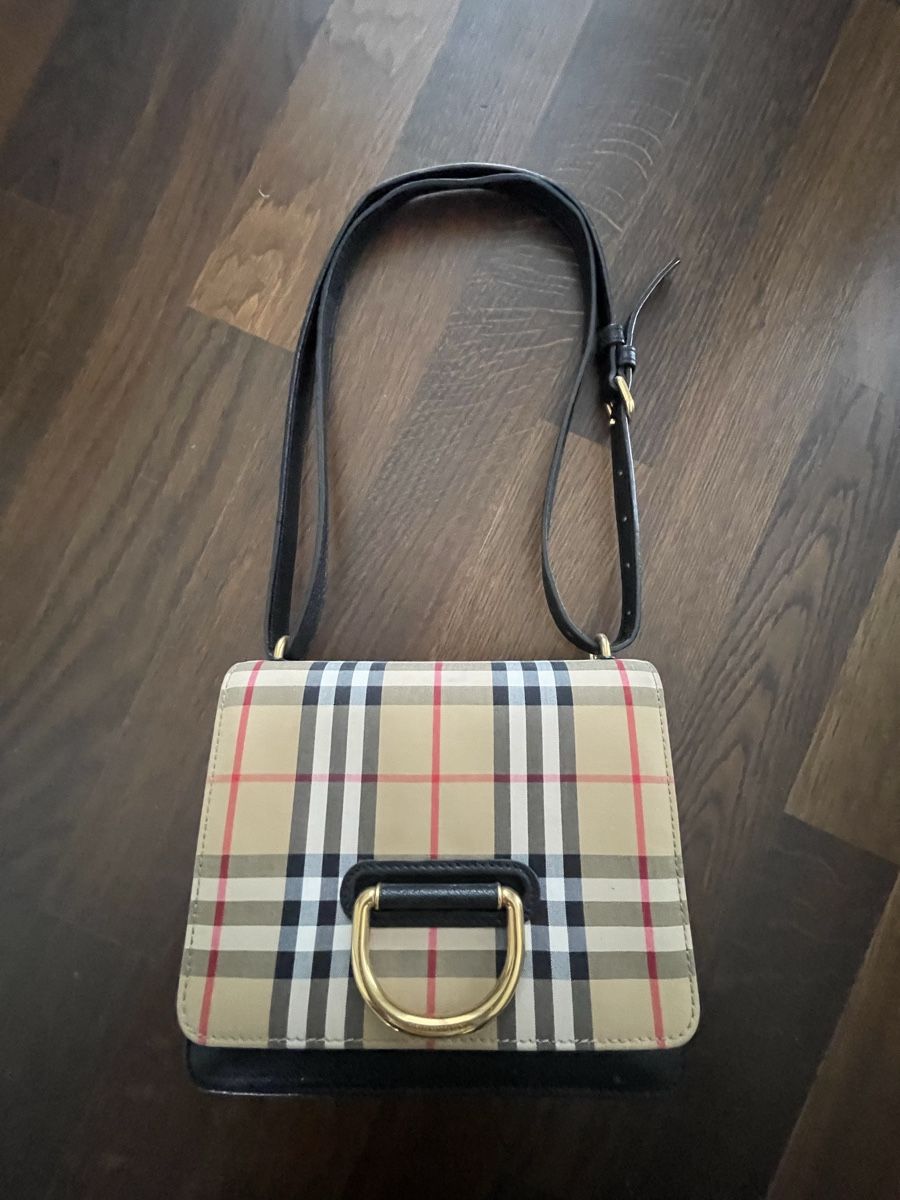 Burberry Taschen für Damen: Burberry D-Ring Tasche, Vintage Stil - ein Klassiker! – Gebraucht aus Winterthur von man_8lqn