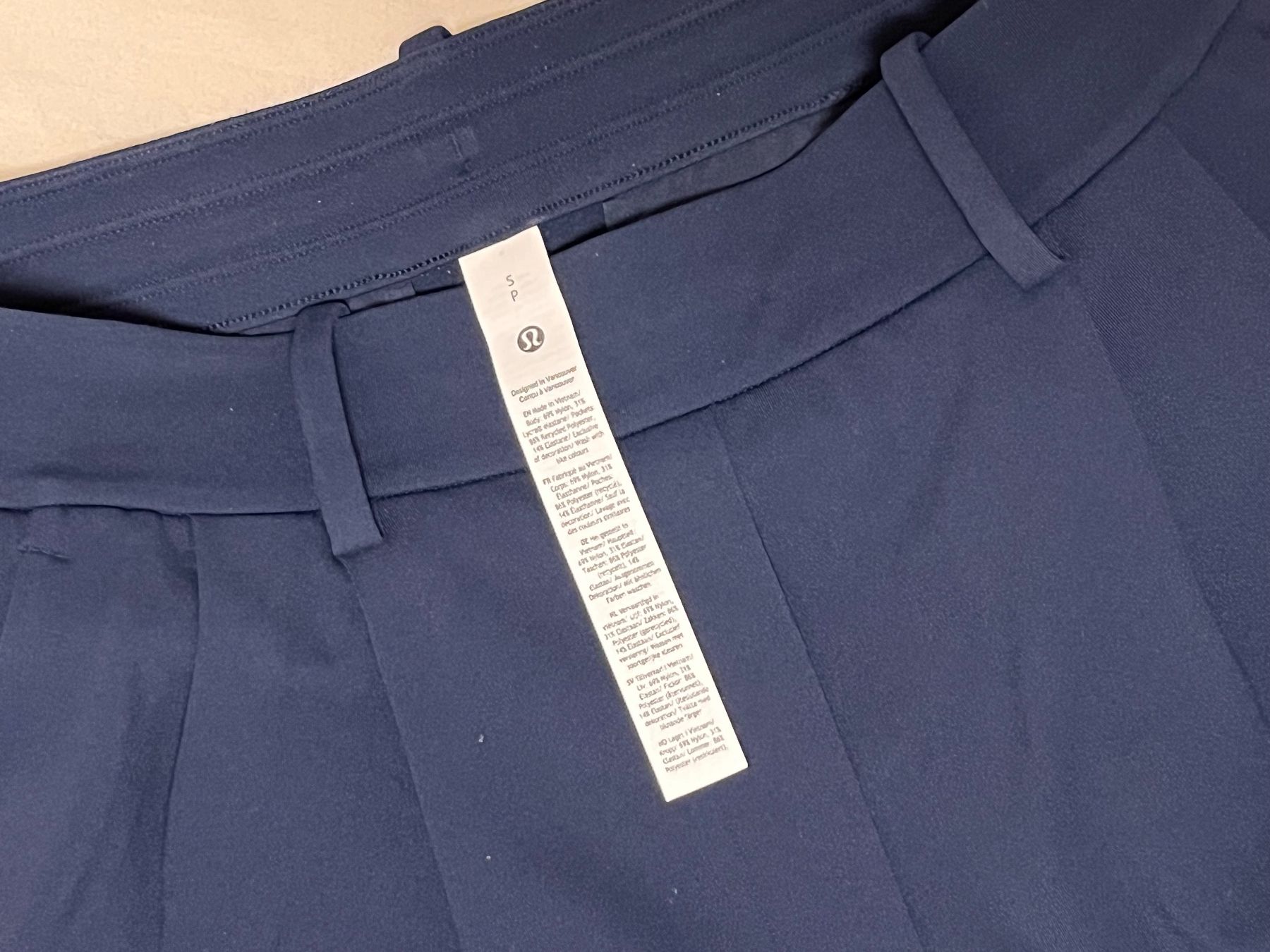 Lululemon Pantaloni: Neue Hose von Lululemon – Nuovo (secondo la descrizione) da Zürich venduto da sim_j8hh 3