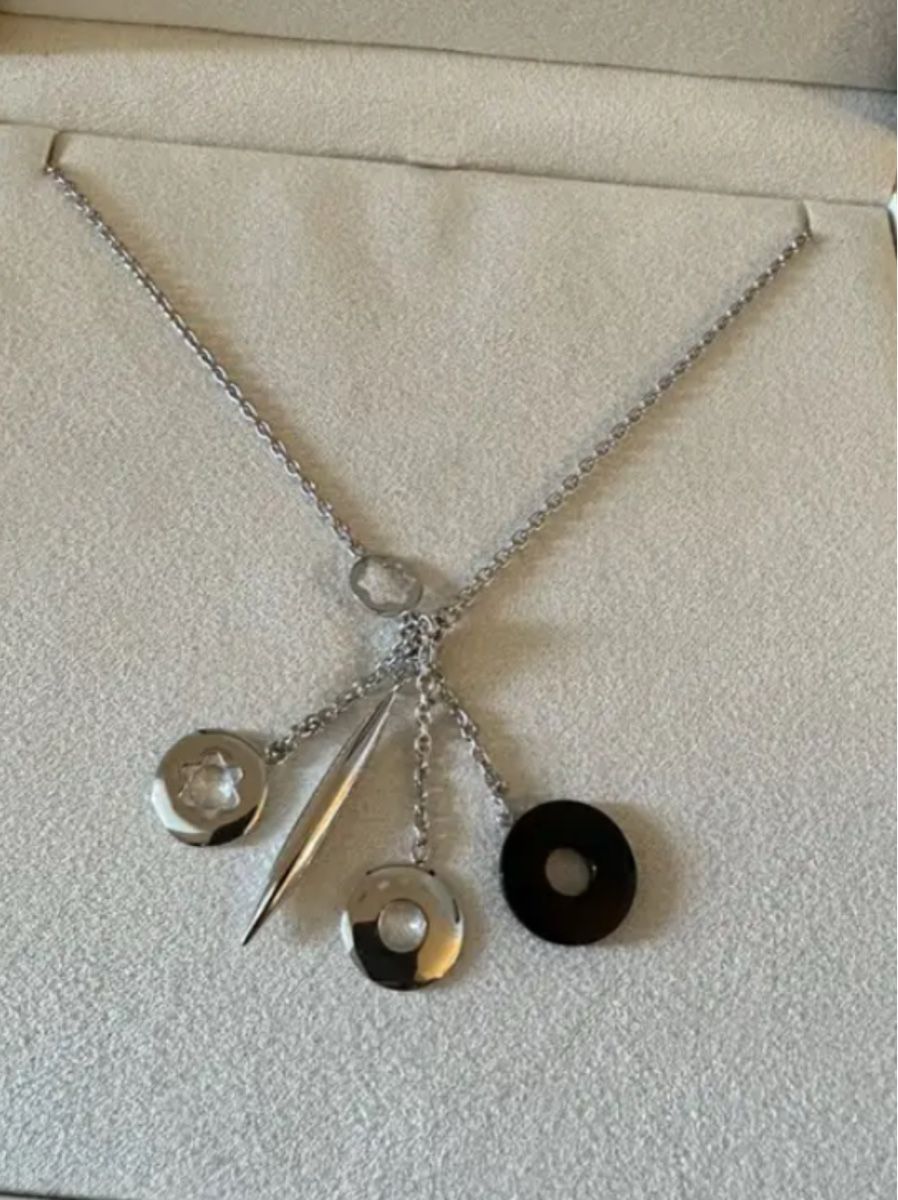 Montblanc Ciondoli: Pendentif en argent Montblanc – Usato da Bussigny venduto da ccch
