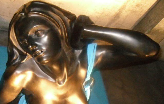 Statuette: Frauenfigur (lebensgrosse) – Usato da Basel venduto da Dawid1713 3