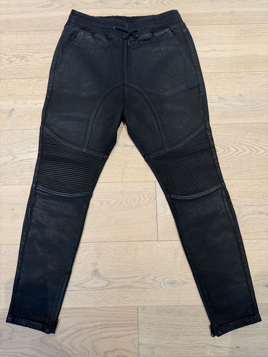 Jeans: Tigha Jeans mit Lederoptik Gr. L – Usato da Oetwil an der Limmat venduto da tommyb1982